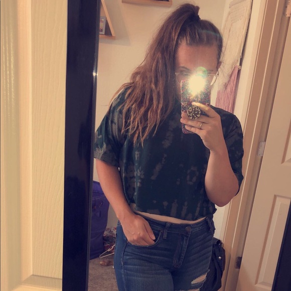 Tops - ♻️Up-Cycled Cropped tee